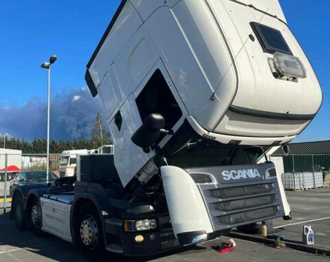 Whit HGV tipped forward whilst being repaired